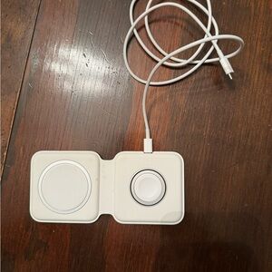 Apple White Dual Charger